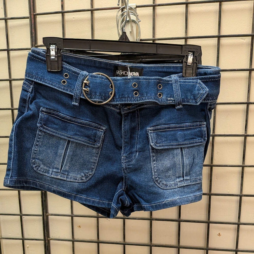 New Women's Size 9 Shorts
